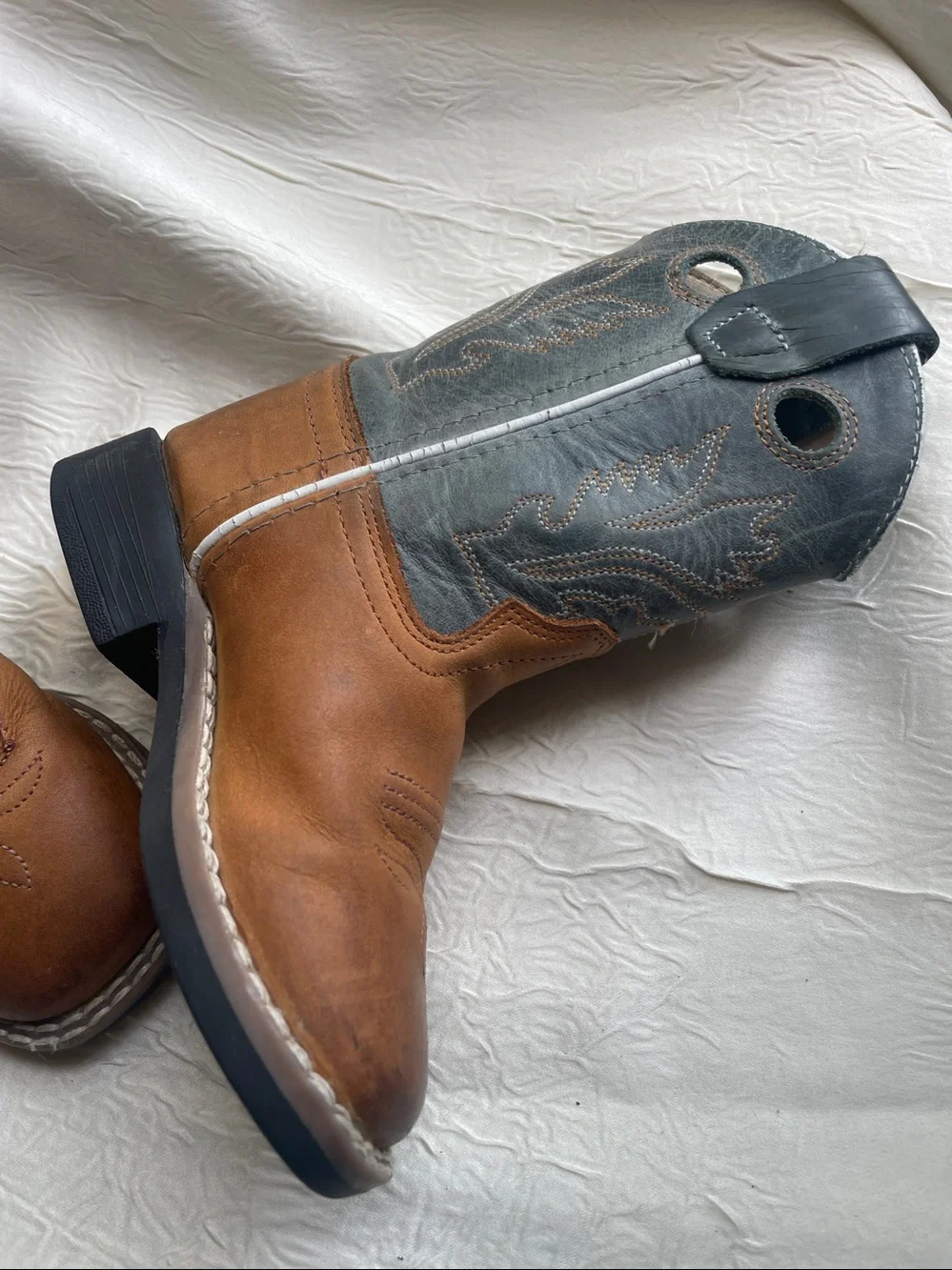 Cody James Kids Two-Tone Brown and Dark Green Western Cowboy boots.